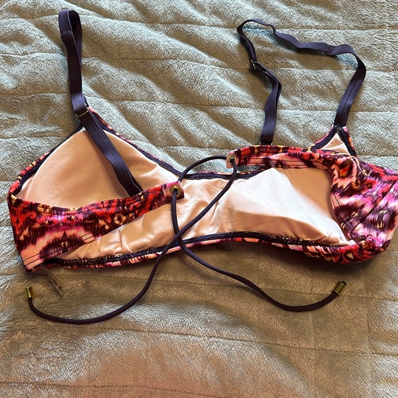 Victoria Secret size L swim top - Picture 2 of 3